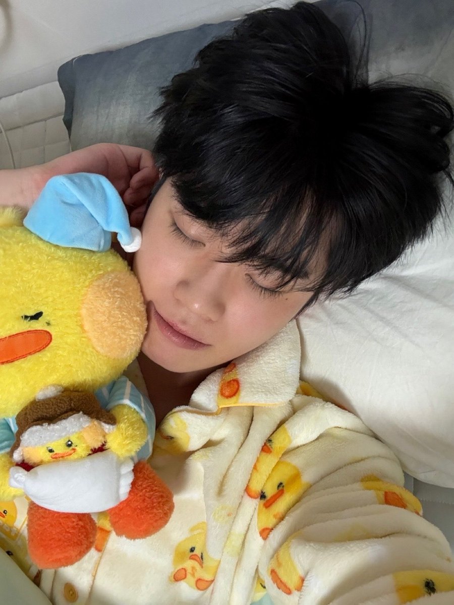 taelflwr's tweet photo. Hai!! i’m Gia ;3 looking for #zerose mootz ~

• she/her, 05 liner, INTP
• ults : Zb1, Nct, Aespa, ( + Many more groups)
• not new to #stantwt , #kpoptwt 

♡ / ↻ to be moots !! https://t.co/5Xe97xS80q