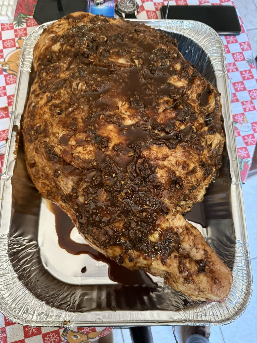 leocam2017's tweet photo. Ya lista para meterla al horno 🤤 https://t.co/j9CPX2y4CW