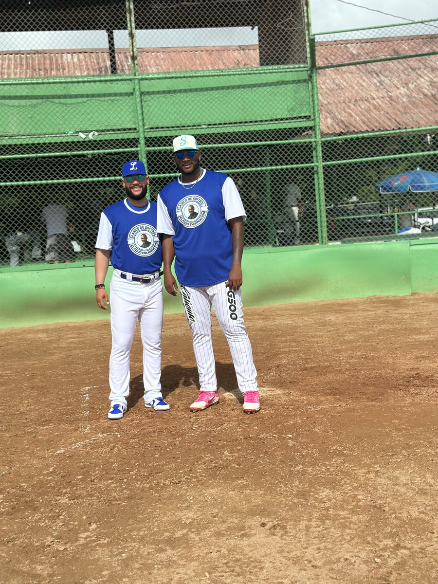 Clásico familia Puello Encarnacion con mi brother Héctor y los futuros a seguir nuestros pasos primero Dios