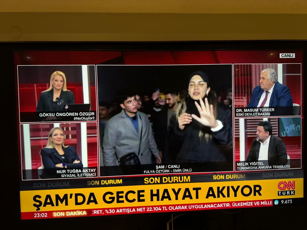 Tanju ÖZCAN (@tanjuozcanchp) on Twitter photo An itibarıyla Türkiye’deki emekli ve asgari ücretli kan ağlıyor, yandaş CNN Türk’ün gündemi de Şam’daki gece hayatı. 
“Şam’da gece hayatı akıyormuş” Türkiye’de de gözyaşı sel olup akıyor. Yıllarca bu Suriyelileri Türk Halkının parasıyla yedirdiniz, içirdiniz, giydirdiniz, cebine An itibarıyla Türkiye’deki emekli ve asgari ücretli kan ağlıyor, yandaş CNN Türk’ün gündemi de Şam’daki gece hayatı. 
“Şam’da gece hayatı akıyormuş” Türkiye’de de gözyaşı sel olup akıyor. Yıllarca bu Suriyelileri Türk Halkının parasıyla yedirdiniz, içirdiniz, giydirdiniz, cebine