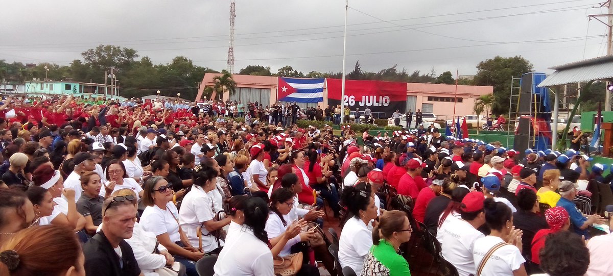 Acto Mcpal. Por el 66 Aniversario de la Revolución. La <a href="/UniversidadMoa/">Universidad de Moa Dr. Antonio Núñez Jiménez</a> comprometida con la formación de los futuros profesionales qué la Revolución necesita. <a href="/yurisley_valdes/">Yurisley Valdes Mariño</a> <a href="/DiazCanelB/">Miguel Díaz-Canel Bermúdez</a> <a href="/CubaMES/">MES</a> <a href="/cubadebatecu/">Cubadebate</a>