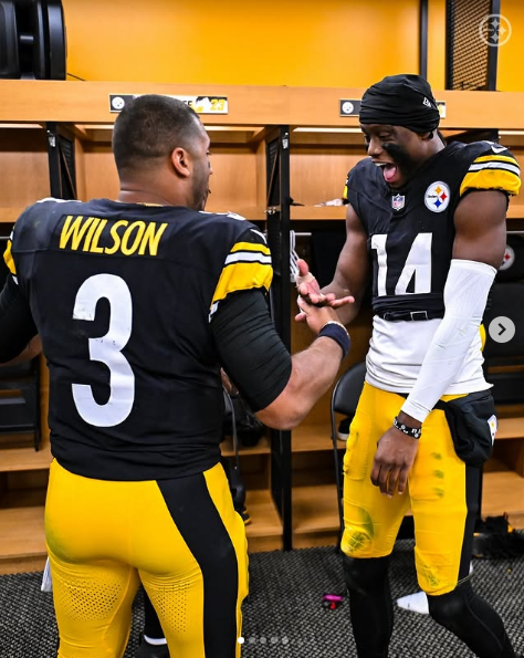 Steelersdepot's tweet photo. Reunited on Wednesday versus Chiefs #Steelers #NFL https://t.co/O9MOS55vQw