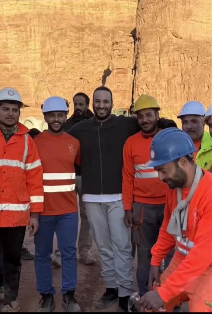 همة قائد رام العُلا فشيد #العلا 
 #محمد_بن_سلمان