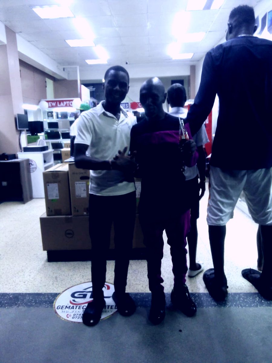 jchris9250's tweet image. niambie Stivo mnasemaje ?😂