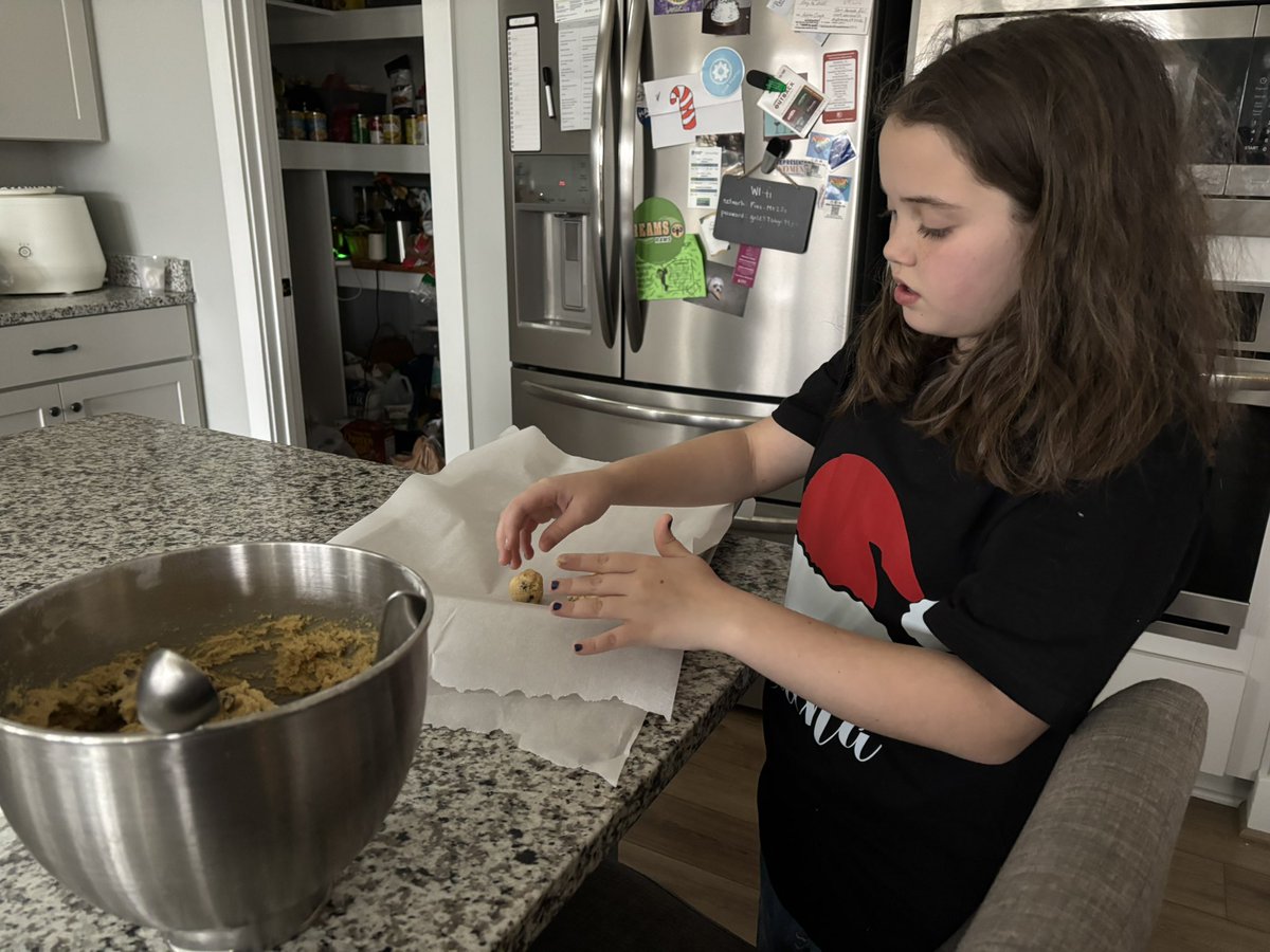 pohlforvirginia's tweet photo. #TeamPohl baking and getting ready for tomorrow in our matching Christmas 🎄 pajamas left by Goldie the Elf! Happy Holidays from our family to yours! https://t.co/JVoPYJlkIa