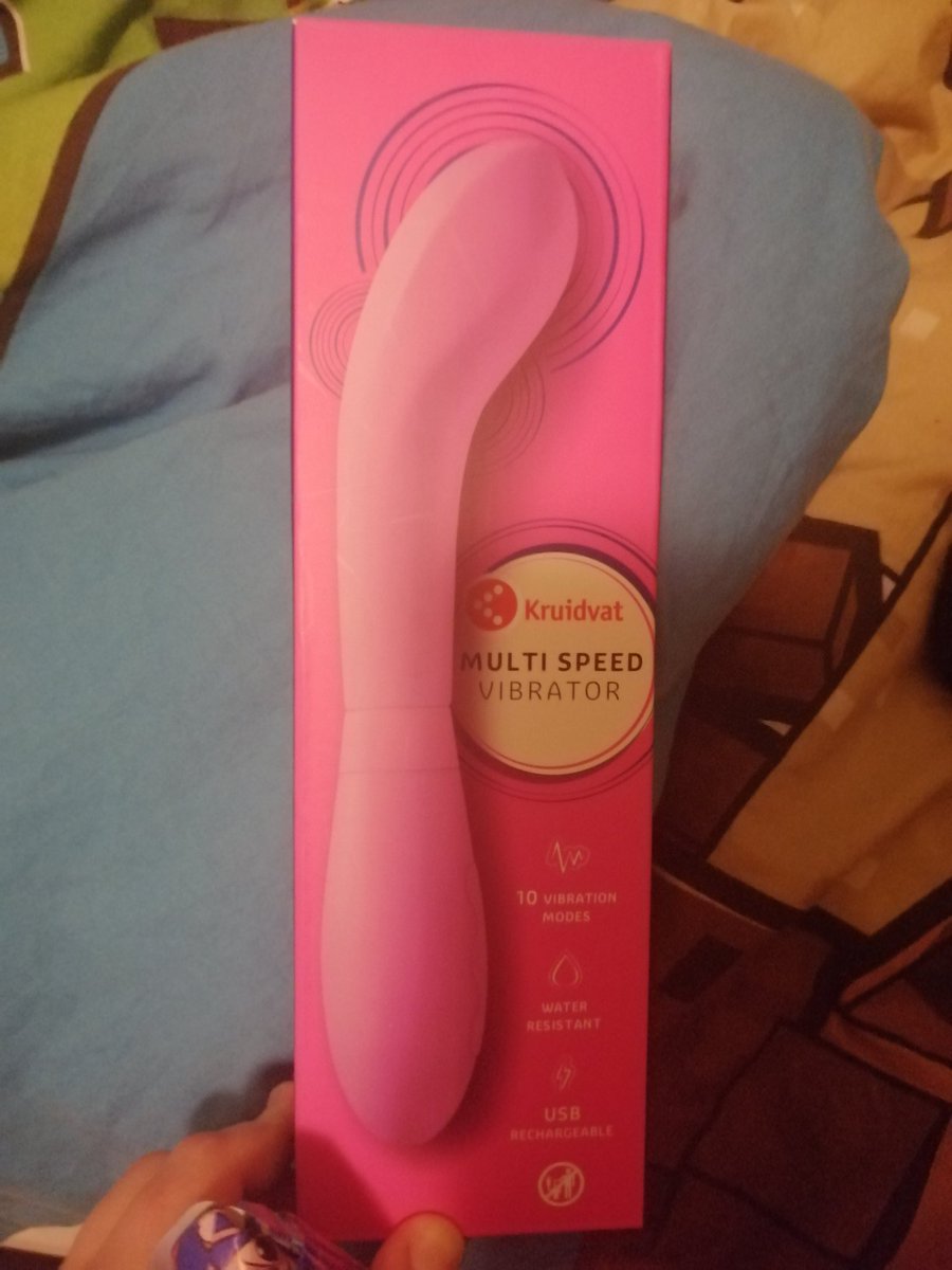 embergoesinsane's tweet image. MY PARENTS GOT ME A VIBRATOR FOR CHRISTMAS⁉️⁉️⁉️⁉️ im gonna kms