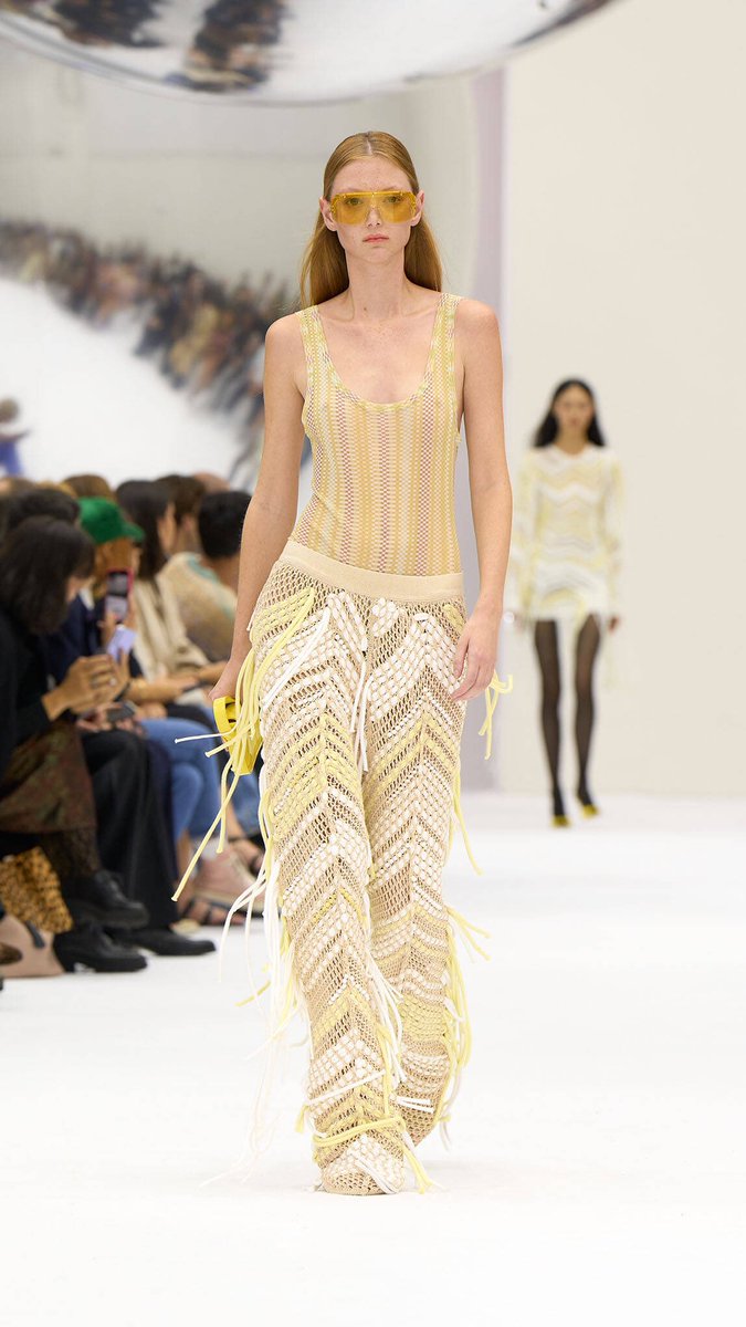 MMMAYA1990's tweet photo. Missoni Spring Summer 2024 #missoni #runway #runwaymodel #seethrough #transparencias #pasarelas #fashion #moda #models #modelos #dress #gowns #chilax https://t.co/y7DO55Qqxy