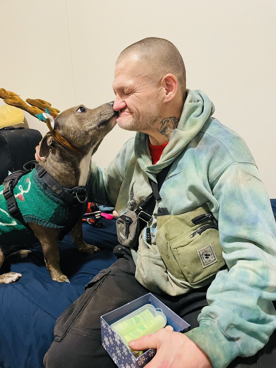 fionaeyork's tweet image. Thank you so much for supporting
chuffed.org/project/119234…
🎄🎄🎁🎁🌲☃️☃️🐾🐾❄️❄️🦀🙏🙏
Gifts, groceries, tents & dog treats ready to deliver
@cjsfpa @CoopRadio @bcfed @COPEVancouver @stopsweepsvan @sqwabb @CBCAlerts
#StoptheSweeps #encampments #CommunityPower #mutualaid