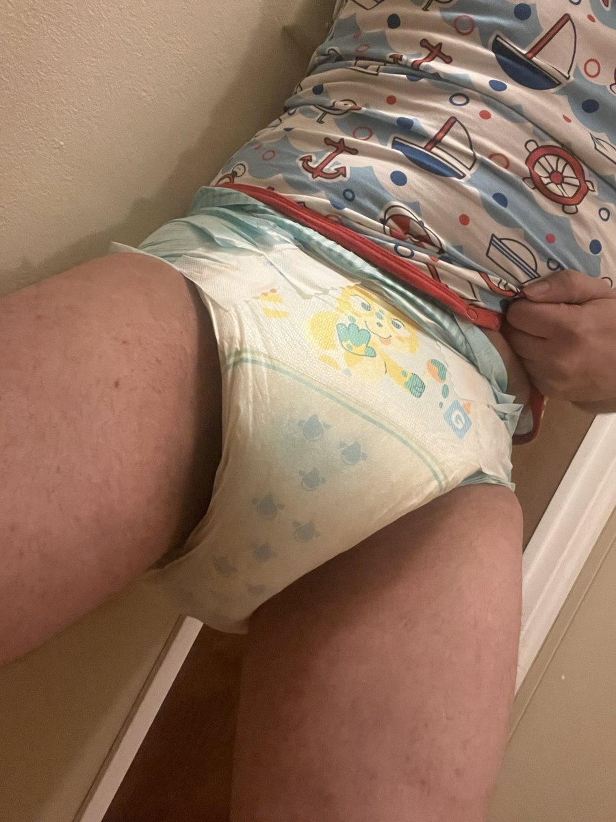 diaperguy175's tweet photo. Where did the stars go? 😳

#abdl #diaperlover #abdlboy #diaperfetish #abdlcommunity #diaperboy https://t.co/0ZsHzx3IHd