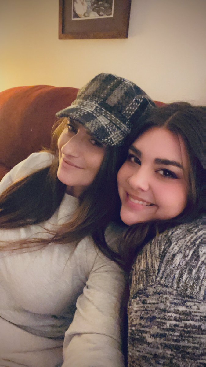 Good times w my sis and my parents back east. Hope ur all enjoying your Xmas holiday ❤️🎄🎅🏻