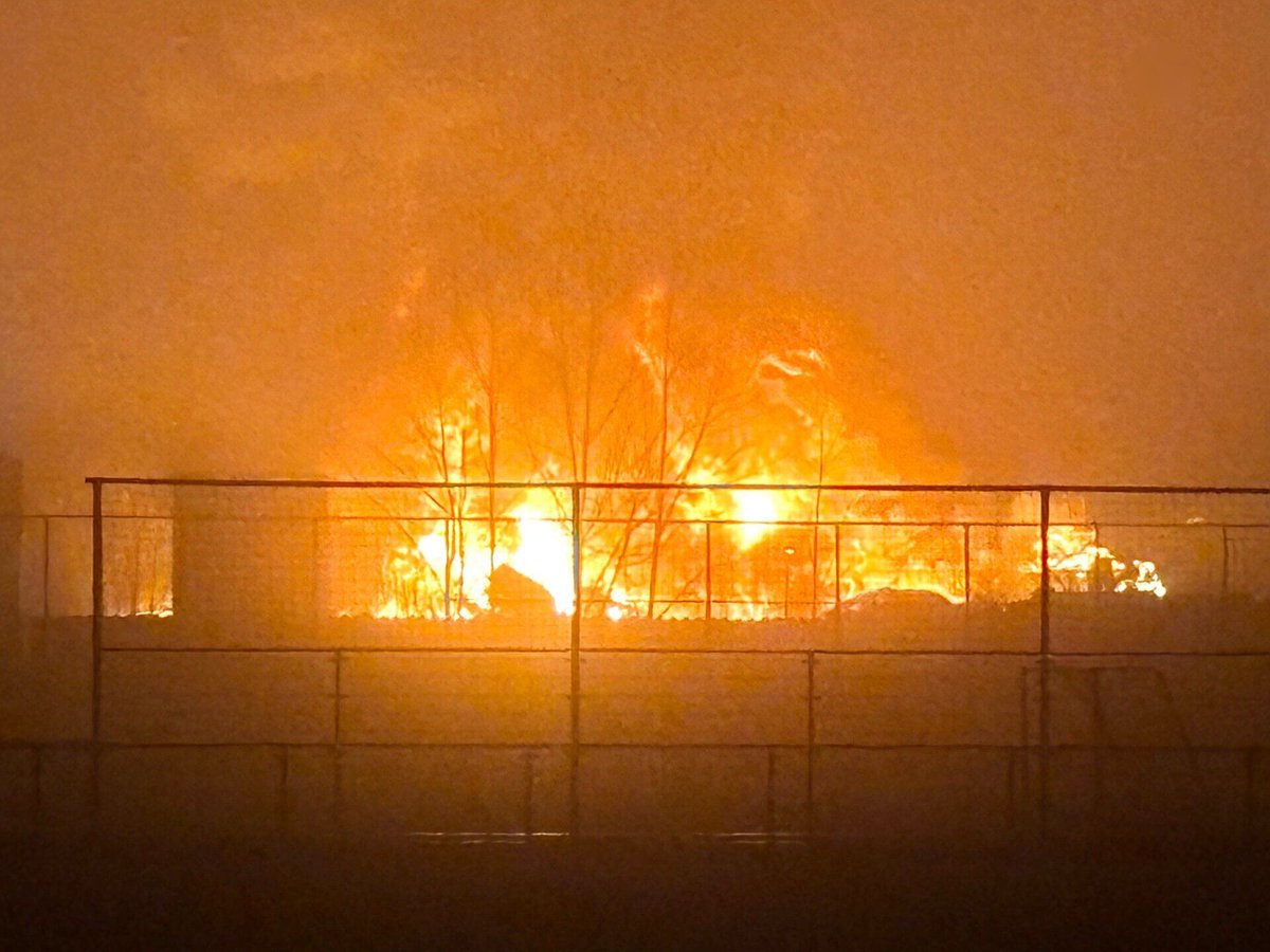 Zeer grote brand bij Autodemontagebedrijf in Blokker