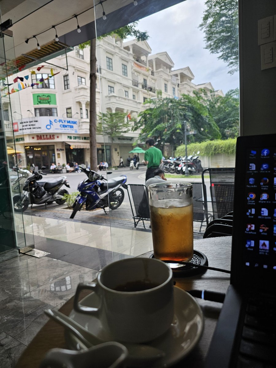 Góc cafe sáng nay của tui
Từ nay tui xí riêng chổ này rồi nghen 😁😁😁
Chúc các ace con Dượng ở thị trấn X ngày mới nhiều năng lượng.
Cùng tui cố chạy nước rút những ngày cuối cùng của năm này nha 🥰.
