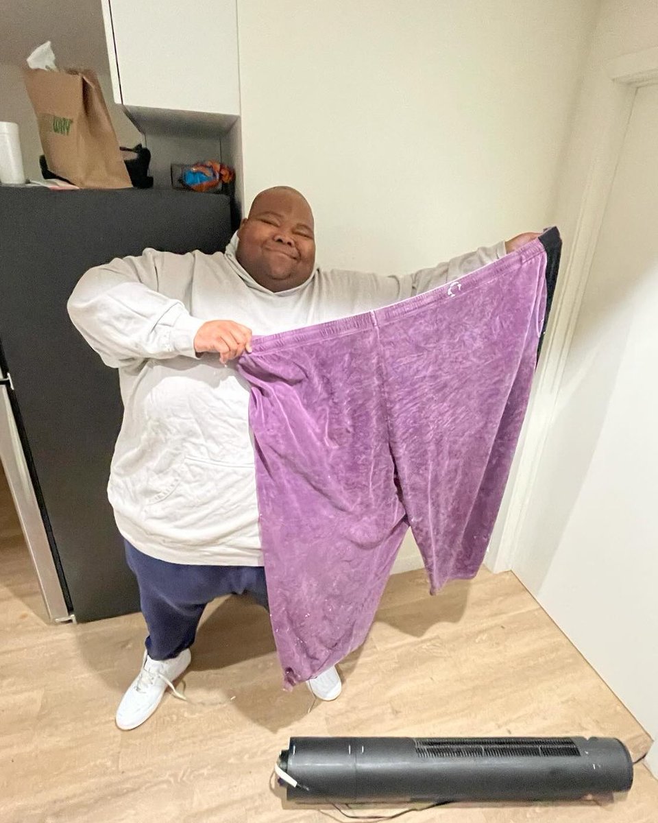 Kurrco's tweet image. Dave Blunts is parting ways with his purple tracksuit in a step toward bettering his health 🙏 

"it’s time to end the era of the purple tracksuit as I go on this journey to better my health and life I must get rid of all things of the past and start new"