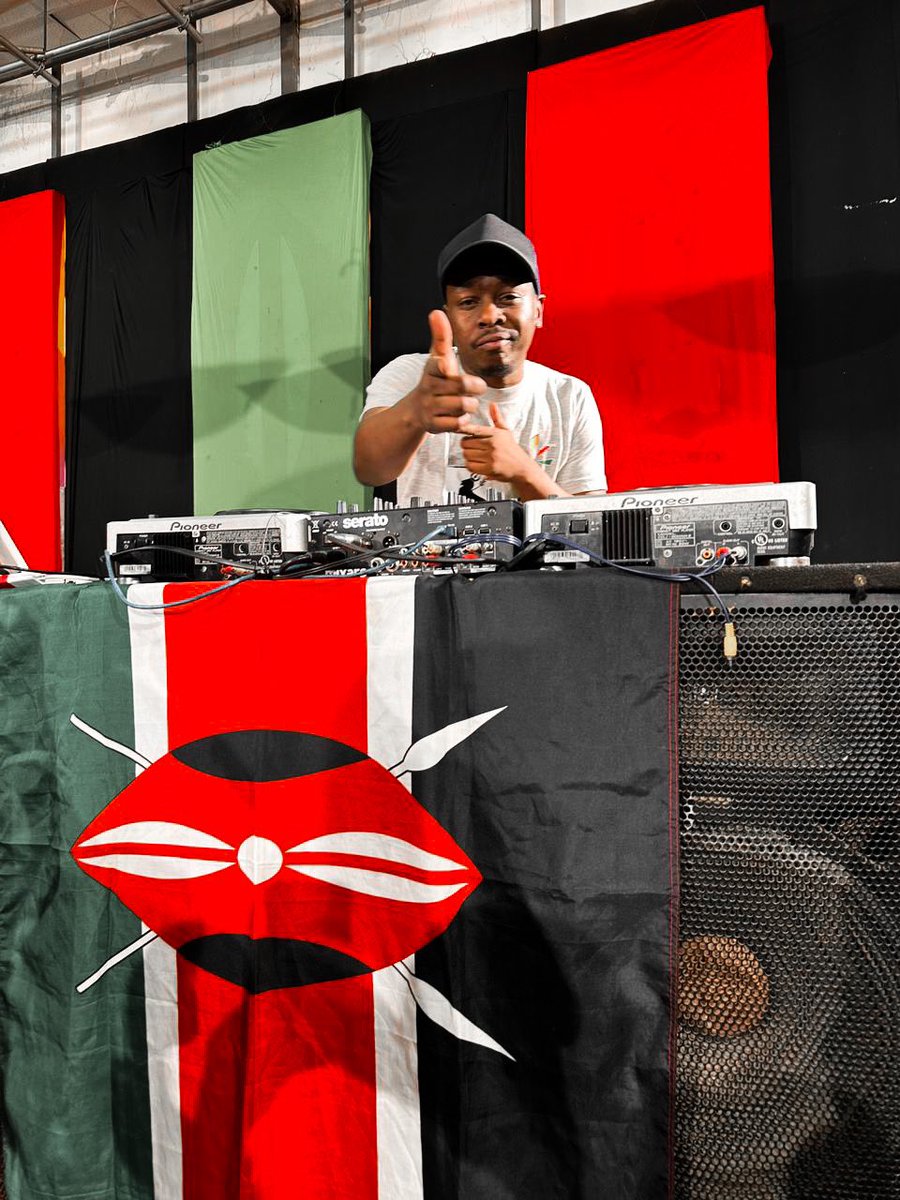 FonaDj's tweet photo. Happy holidays fam…… To More Wins And More Leasons Learned from Our L’s #WekeepIt💯 #Fonadj #DancehallHero https://t.co/aU0ZpnTjkD
