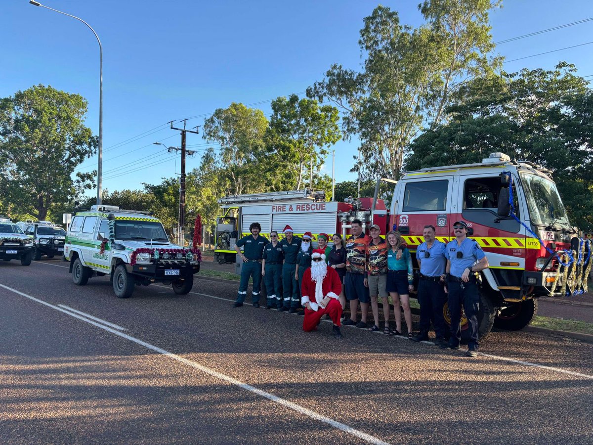 Wyndham Police would like to wish a Merry Christmas to all.

Thank you to the St John Ambulance and VFES Wyndham crews for helping Santa with his tour of Wyndham last night.

Stay safe on the roads and have a great holiday period.

#fb