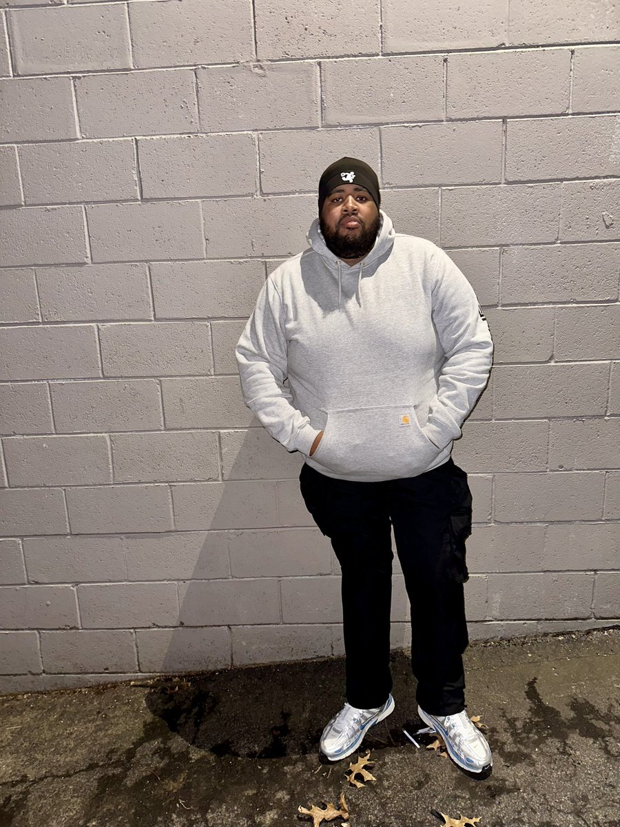 PoohCheen's tweet photo. You a loser if you quit don’t no hustlers settle #Cheen https://t.co/MQBgEeelcx