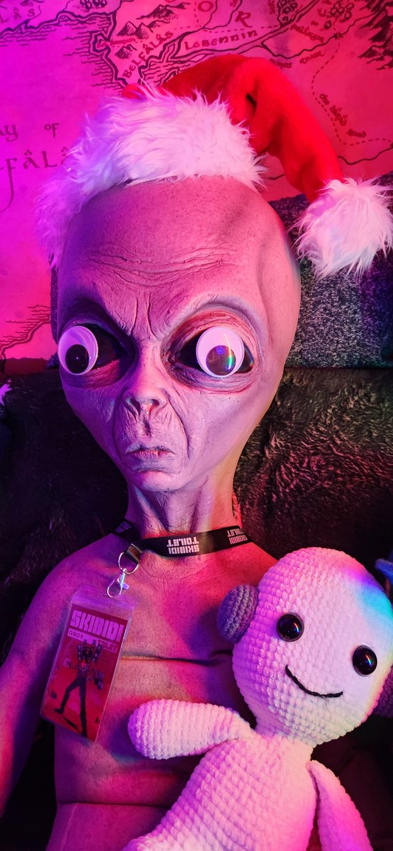 LIVE:  Half-Life Alyx Vinesauce Holiday Mod, Windows Christmas 98, Fast Food Simulator  twitch.tv/vinesauce