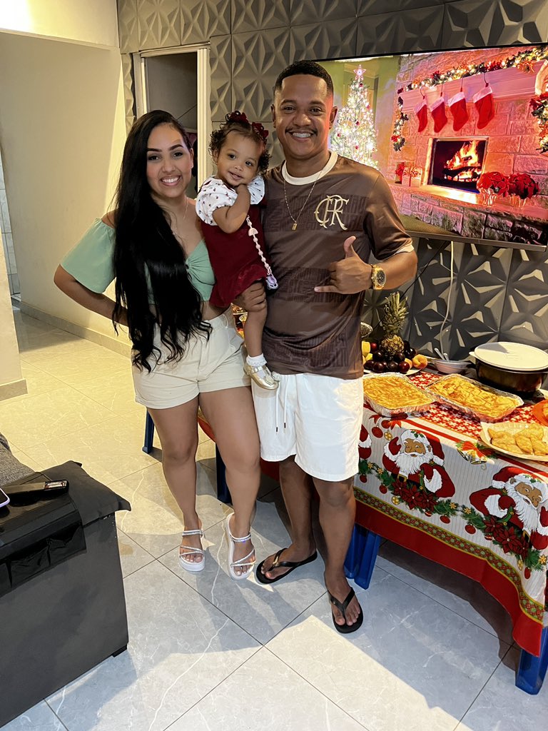 Mengoepaixaoo's tweet photo. Feliz natal 🎄 https://t.co/XbiIHbhL39