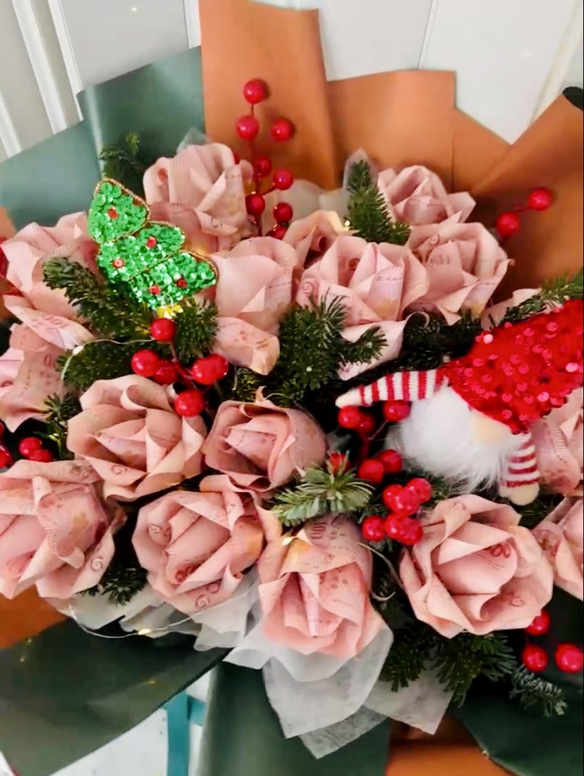 wangxia42892608's tweet photo. To. My Freen 💚❤️

Merry Christmas～🎄
May your Christmas be filled with love and laughter.🥰
Let the warmth of Christmas fill your heart and inspire new beginnings in 2025🤟

#srchafreen 
#GIRLFREEN https://t.co/VG9sNdAH3Q