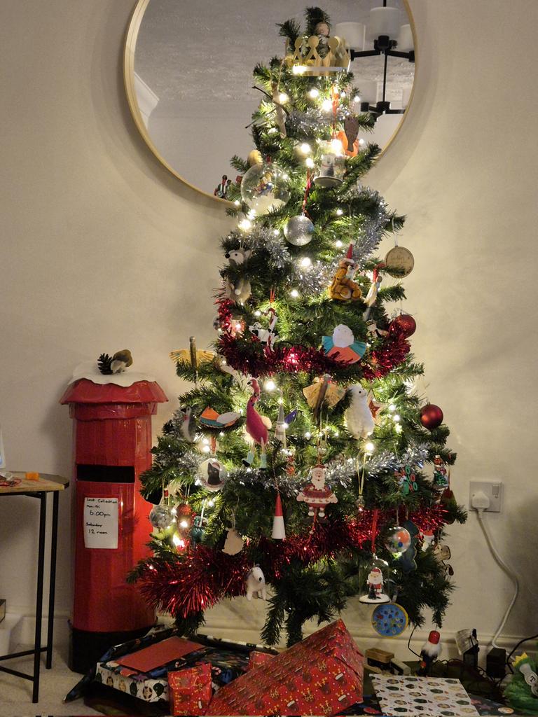 Merry Christmas everyone! 
Wishing you all a wonderful day however you are spending it.