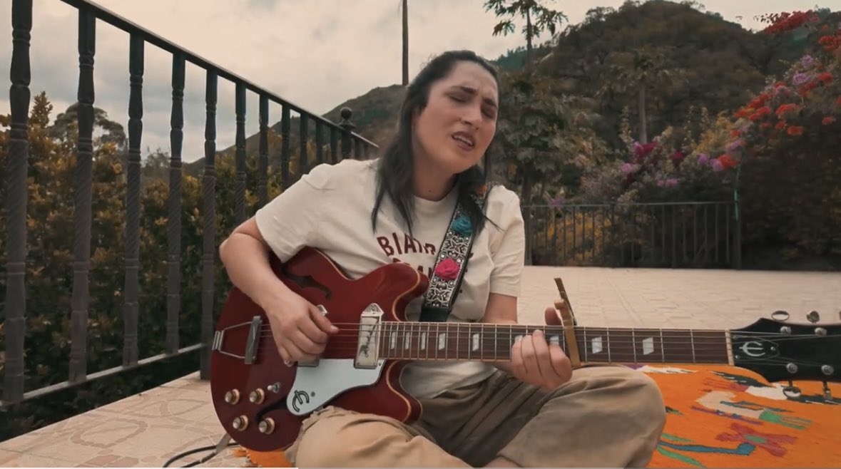 En esta navidad no importa en donde me encuentre, tú eres mi lugar. 

youtu.be/V_VSR7zcANc?si…