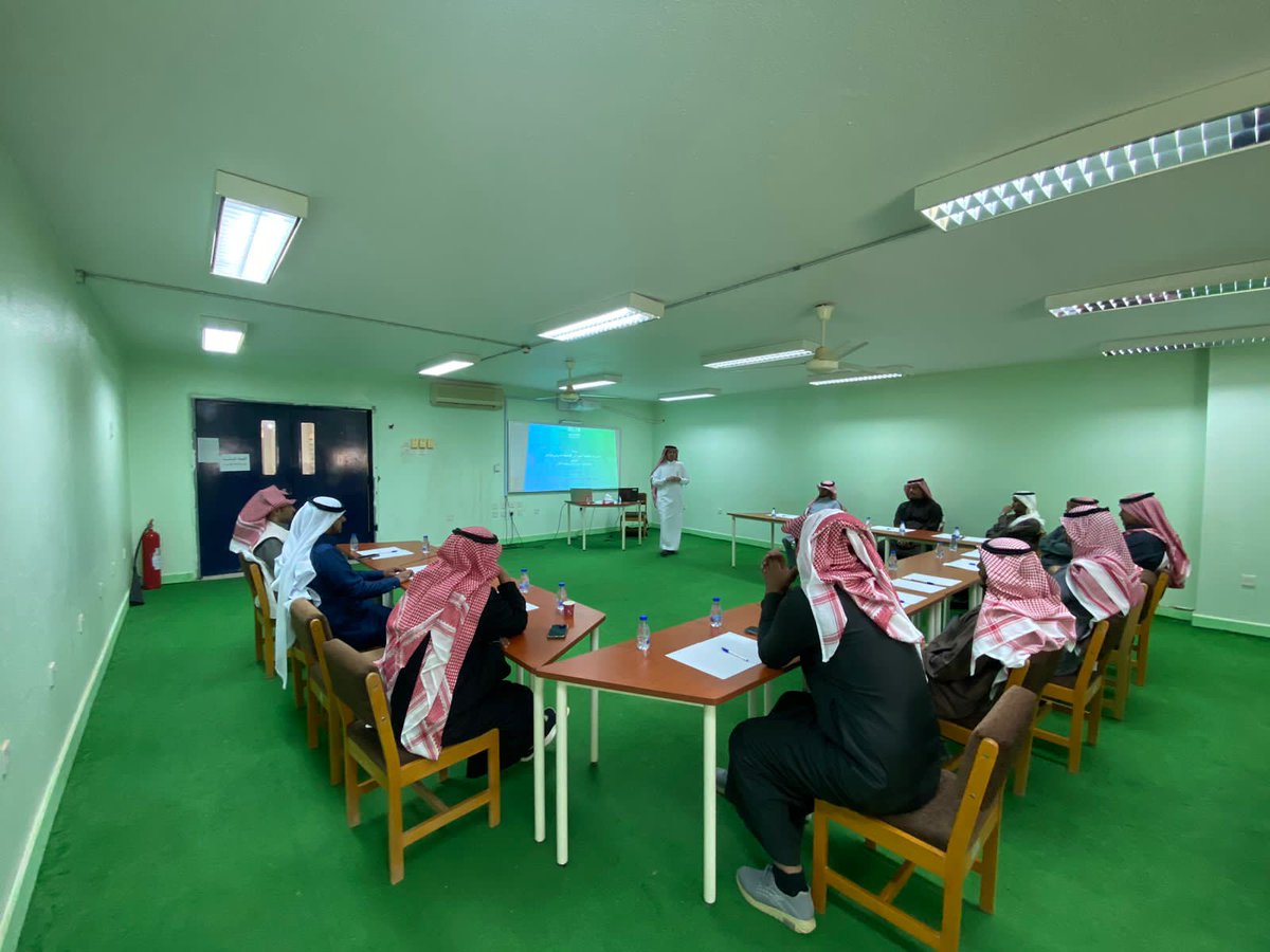 swirkia's tweet photo. نفذ رئيس قسم الإدارة المدرسية بتعليم #المهد الأستاذ أحمد المندهه برنامج تدريبي لمديري المدارس بقطاع #السويرقية التعليمي بعنوان (الانضباط المدرسي الممارسات وفرص التحسين)  التي تهدف إلى مم��رسات تعليمية متميزة في تعزيز الانضباط المدرسي وفرص التحسين https://t.co/Egj8gXzcEd