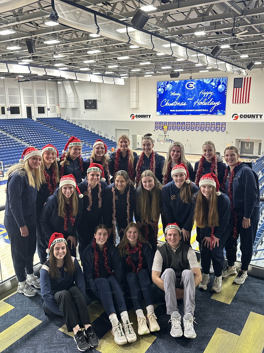 Merry Christmas from Blugold Women’s Basketball!
