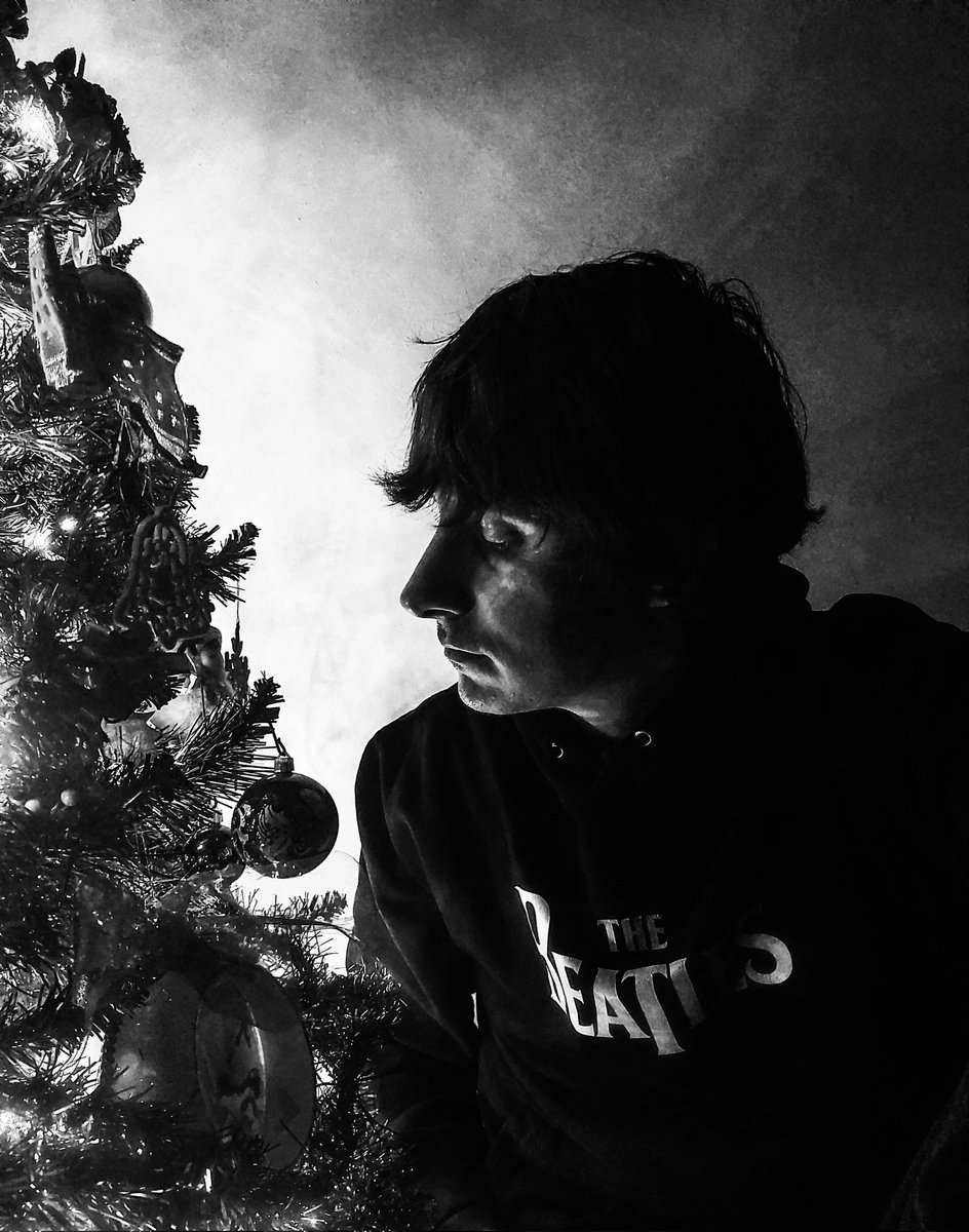 chianluca's tweet photo. E comunque fra soli quattro mesi sarà Pasqua, ci sarà molto più caldo e si mangeranno tante uova di cioccolato.... Buon Natale anche a voi! 🎄❤ 

#MerryChristmas #Christmas https://t.co/PP8Zi1vDYL