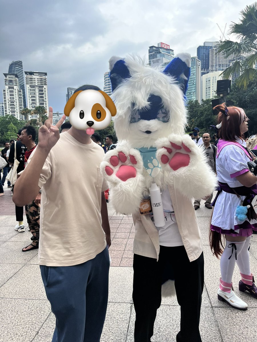 Even more cute fursuiter who stole the show in Comic Fiesta!!
Thanks for the pictures y’all!!

🐺🩶: @/tehfur_06 on Instagram &amp; Bear
🦊🧡: <a href="/AlfieFop/">alfie</a> 
🐺🩷: <a href="/foxybearfoot/">Mebby💙🔜 IWAG 2025</a> 
🐶💙: (help find this fursuiter :p)