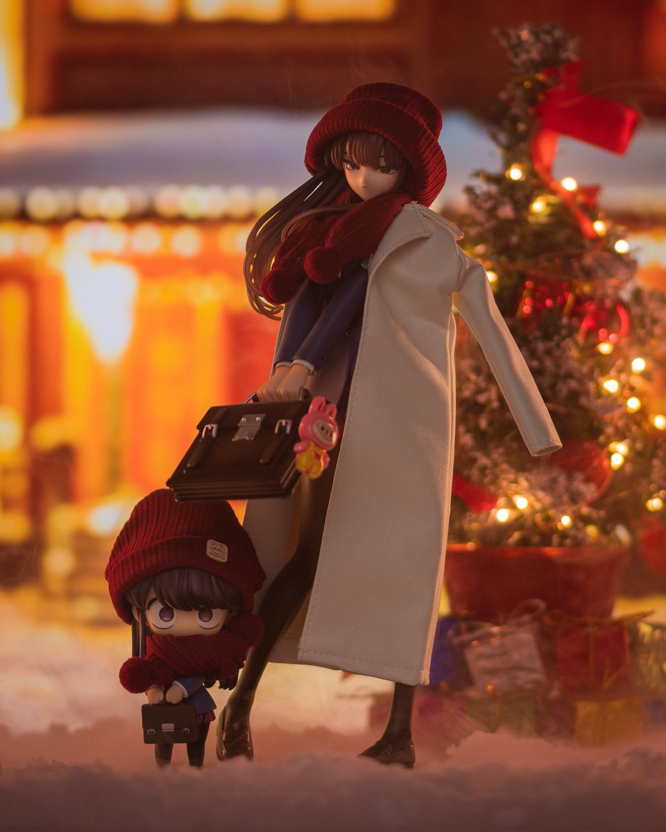 Jercouzen's tweet image. Merry Christmas to everyone and a happy, happy birthday to Komi-san! 💖
#Christmas2024 #古見硝子生誕祭2024 #古見硝子生誕祭 #KomiCantCommunicate #古見さんはコミュ症です #KomiSan #KomiShouko #古見硝子 #GSCFiguresIRL #Nendoroid #Nendography #DreamTech #TOMSenpaiNoticeMe @wave_corp