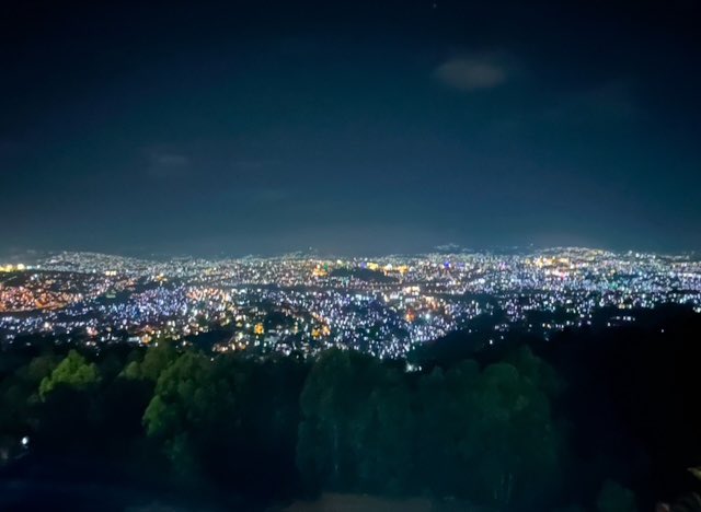 At the Hideaway Rebero, with a fantastic view of the city