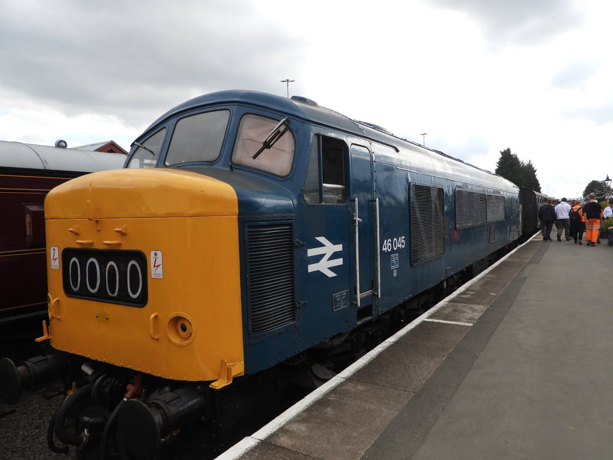 DanSpotter86's tweet image. THE PEAK OF THE DAY !!!

Here's a shot of BR Blue Livery Class 46045 seen here having arrived at Kidderminster During  the Autumn 🍂 Deisel Gala on October 4th 2024. @svrofficialsite #severnvalleyrailway #Svr #Class46 #class46045  #Kidderminster #Class46peak