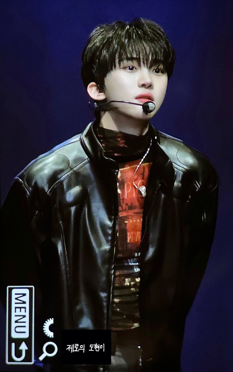 241224 pre

모든 이가 한가득 담은 애정들이 
너에게 하나도 빠짐없이 전달되기를

메리 크리스마스! 

#루네이트 #LUN8 #ルネイト 
#도현 #DoHyun #DOHYUN 
#제로의도현이