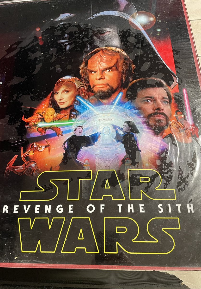 Ummmm… the crossover we’ve all been waiting for?? #StarTrek #StarWars #WhatIsGoingOnHere