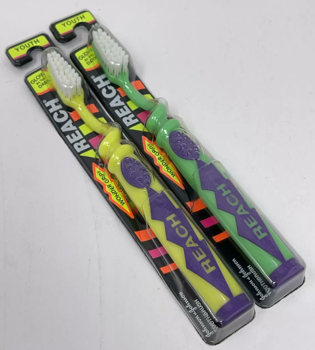 BlueJayHunter's tweet photo. Shoutout to the Canadian early 90s stocking starter pack. https://t.co/kErE4iOCiX
