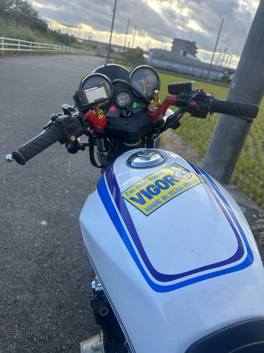 xjr400tatsuya's tweet photo. CBX400F 売ります
エンジン R
215マソ
現金早い人安くできます!
交換もあり、物によって追い金です!
#cbx
#cbx400f
#cbr
#cbr400f
#gs400
#gs450
#gt380
#cb250n https://t.co/9iHeYzlZoi