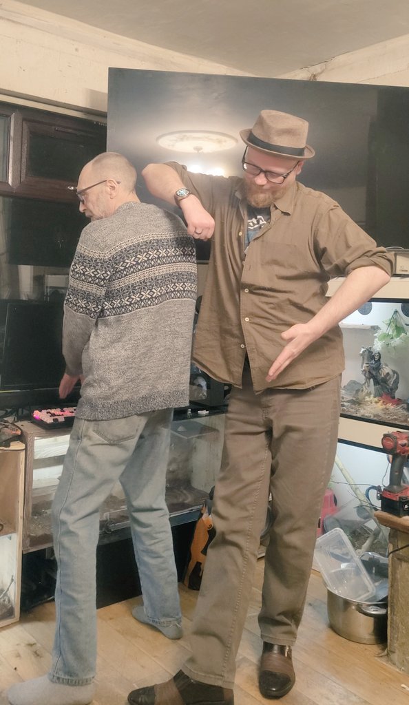 MathPig_'s tweet image. Merry Christmas from the MathPig household.

@CiderandPort @CriticalCupcake @branesample @MonkeyOfStool @sandramccutche2 @BeNoJustBe 
@HiveSci