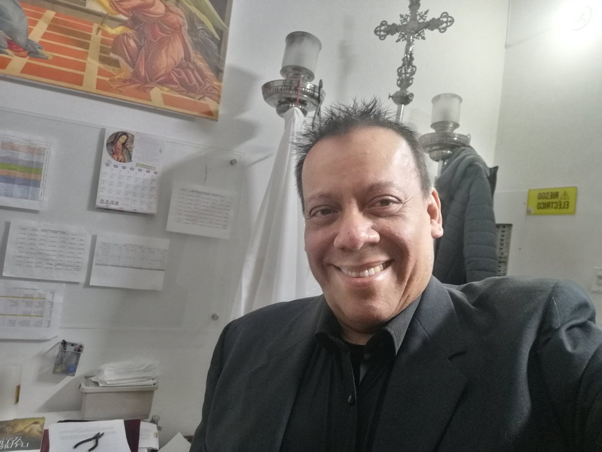 therrasanta's tweet photo. Hermosa eucaristía hoy 24 diciembre Dios los bendiga amen🙏❤️ https://t.co/iTiHGCgiay