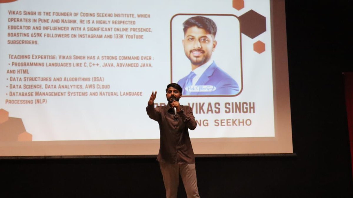JigishaBaliyann's tweet photo. Recap of Tech Trinity by Prof. Vikas Singh! 🚀
Hosted by @yuktikulaglbitm, this impactful session delved into DSA, placement strategies, and career growth tips. Honored to be a core organizer for this enriching experience! 🌟 #YuktiKula #TechTrinity #CareerGrowth #DSA https://t.co/gs00WtdsYe