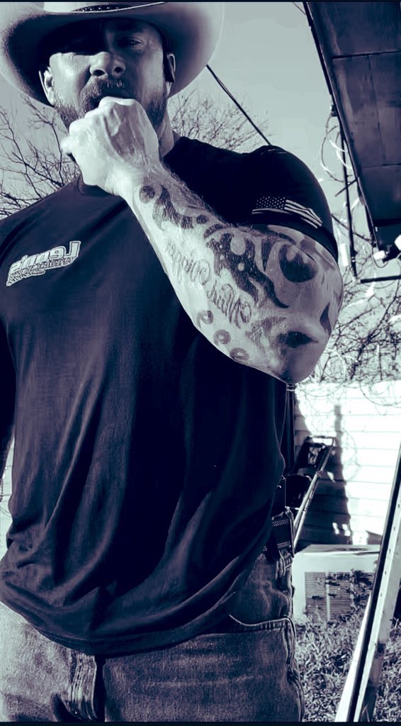 thatwhiteb0yred's tweet photo. Coming to get you baby-be ready. https://t.co/VKVMWgIKlD