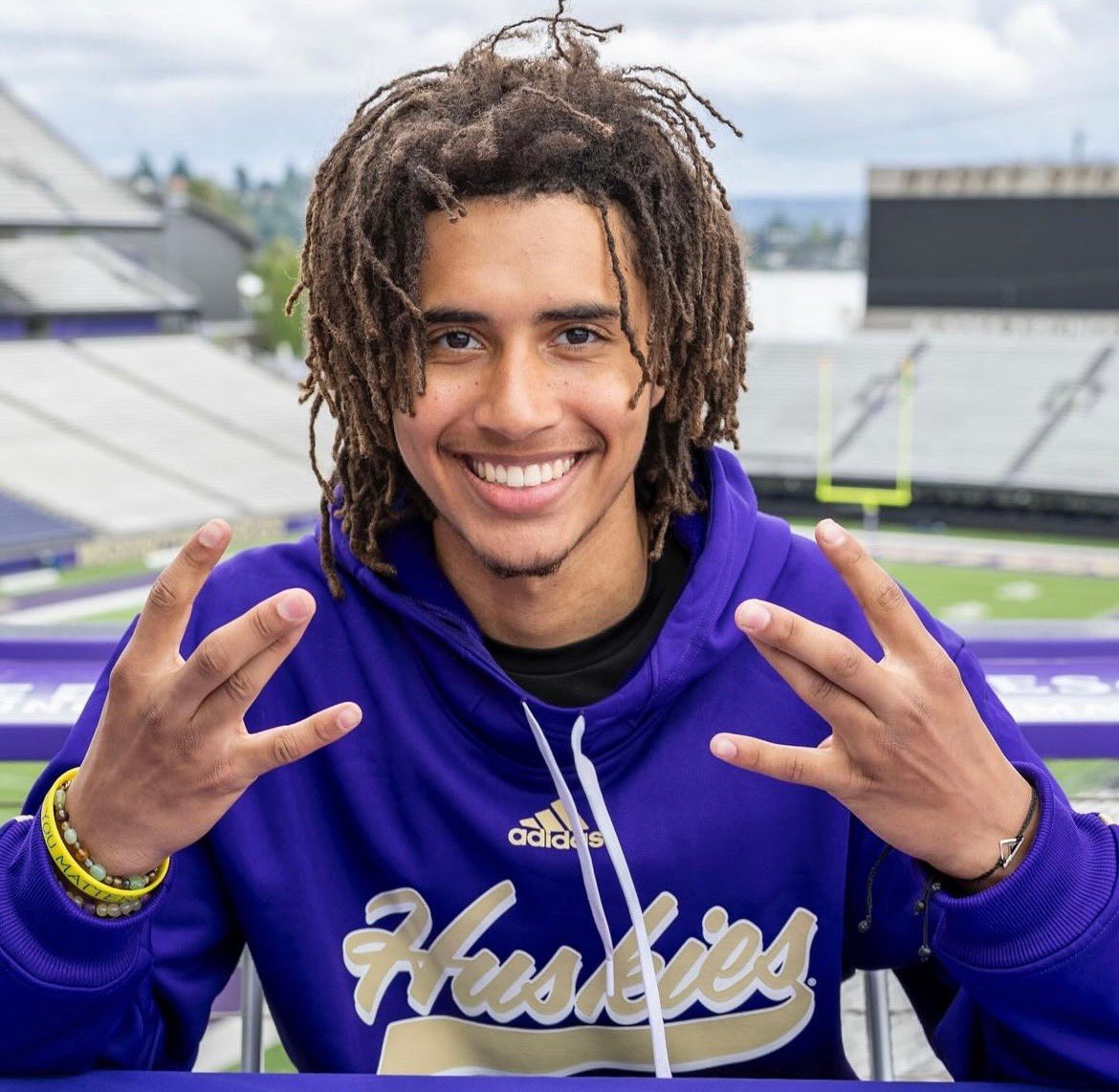 After further reflection, I have decided to withdraw my name from the transfer portal and will remain a Husky🐺