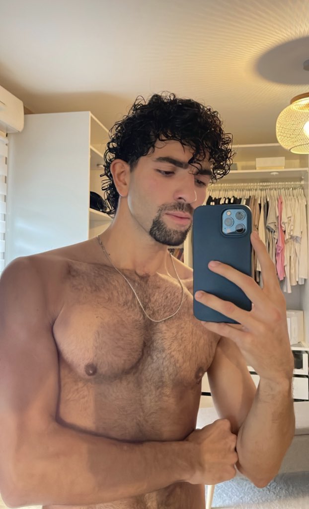 Dean Winchy tweet media