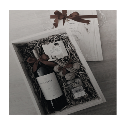 < nuestra felicidad, cómo yo hago con ustedes.

ℱelices ℱiestas. Portense mal, pero hagánlo bien.

𝑪𝒐𝒏 𝒕𝒐𝒅𝒐 𝒎𝒊 𝒂𝒎𝒐𝒓 𝒚 𝒄𝒂𝒓𝒊𝒏̃𝒐; ℳ𝒂𝒄𝒂𝒓𝒊𝒂.