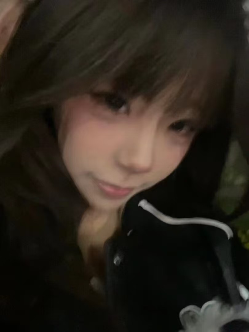 AlaSeong's tweet photo. 河南信阳19，骚逼母狗。
V:huya09718 https://t.co/QduA1m3u63