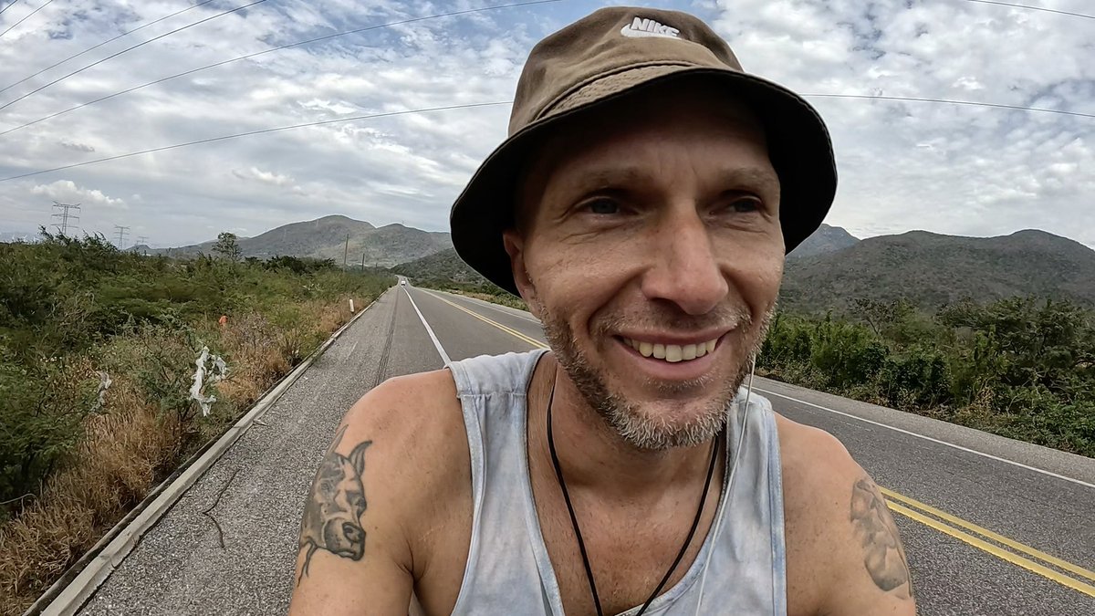 thomas2508's tweet photo. Endlich auf der richtigen Seite - ich habe den Westen Mexico‘s erreicht. Der Pazifik wird mich ab jetzt bis Südamerika begleiten.🌊🌎🚴🏽♂️
#G9toLastRide #Tag73 #92km https://t.co/r7e3dNIFtu
