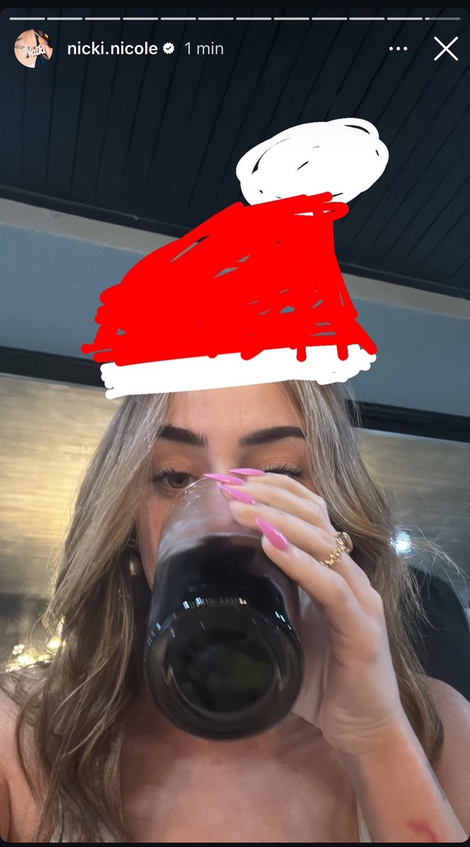 rt a la naiki navideña para pasar una navidad increible
<a href="/Nicki_Nicole19/">nicole</a>