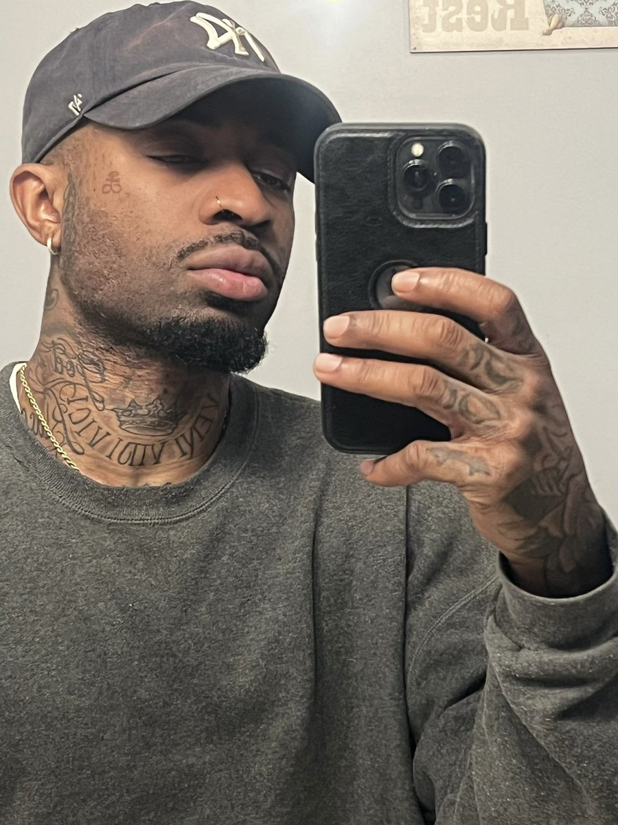 𝙬𝙚 𝙖𝙡𝙡 𝙪𝙜𝙡𝙮 𝙩𝙤 𝙨𝙤𝙢𝙚𝙗𝙤𝙙𝙮..