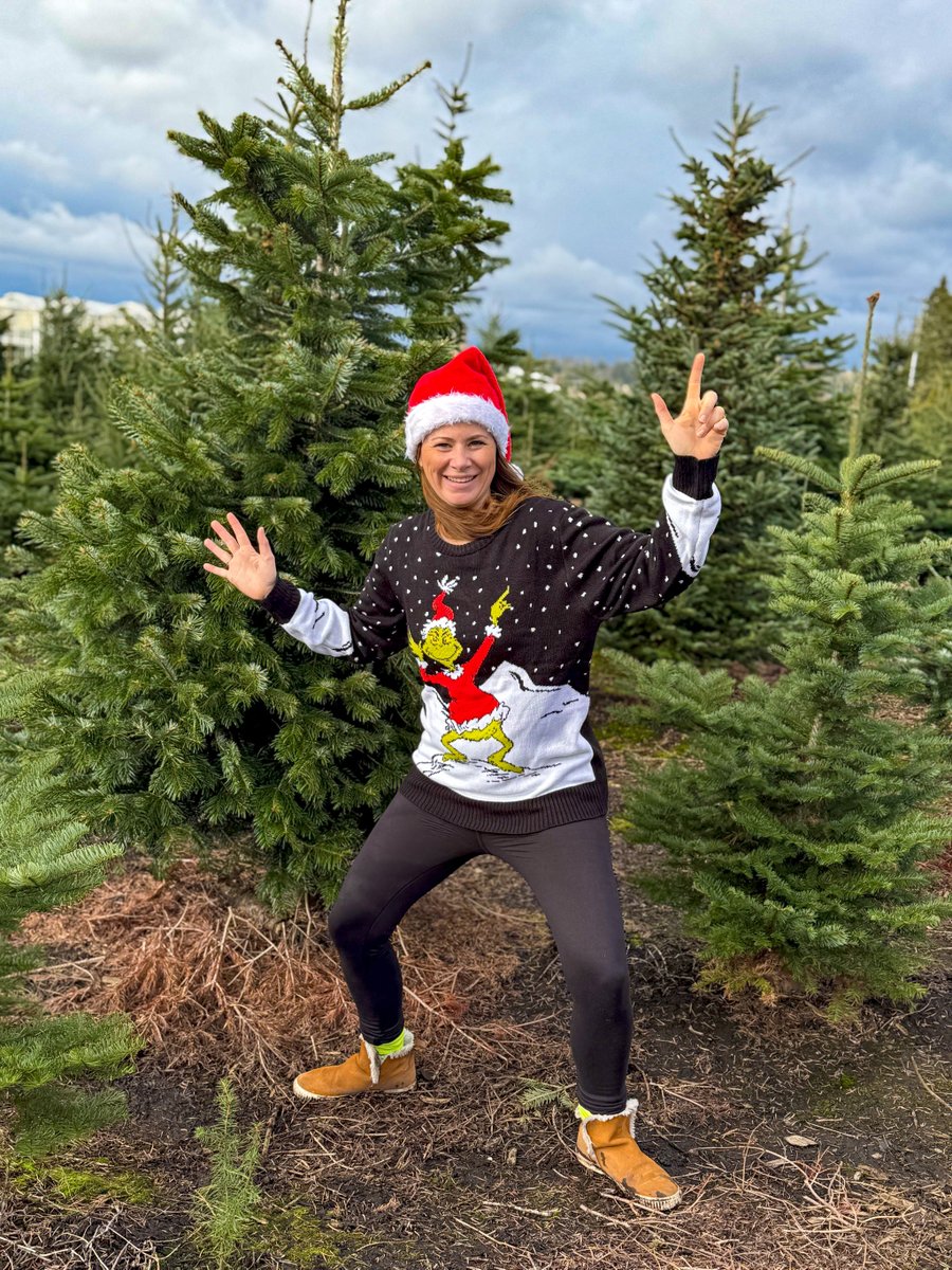 Merry Grinchmas! 🎄

“Maybe Christmas doesn’t come from a store, maybe perhaps it’s a little bit more…” 

#Grateful #MerryChristmas #HappyHolidays #MerryGrinchmas #TheGrinch