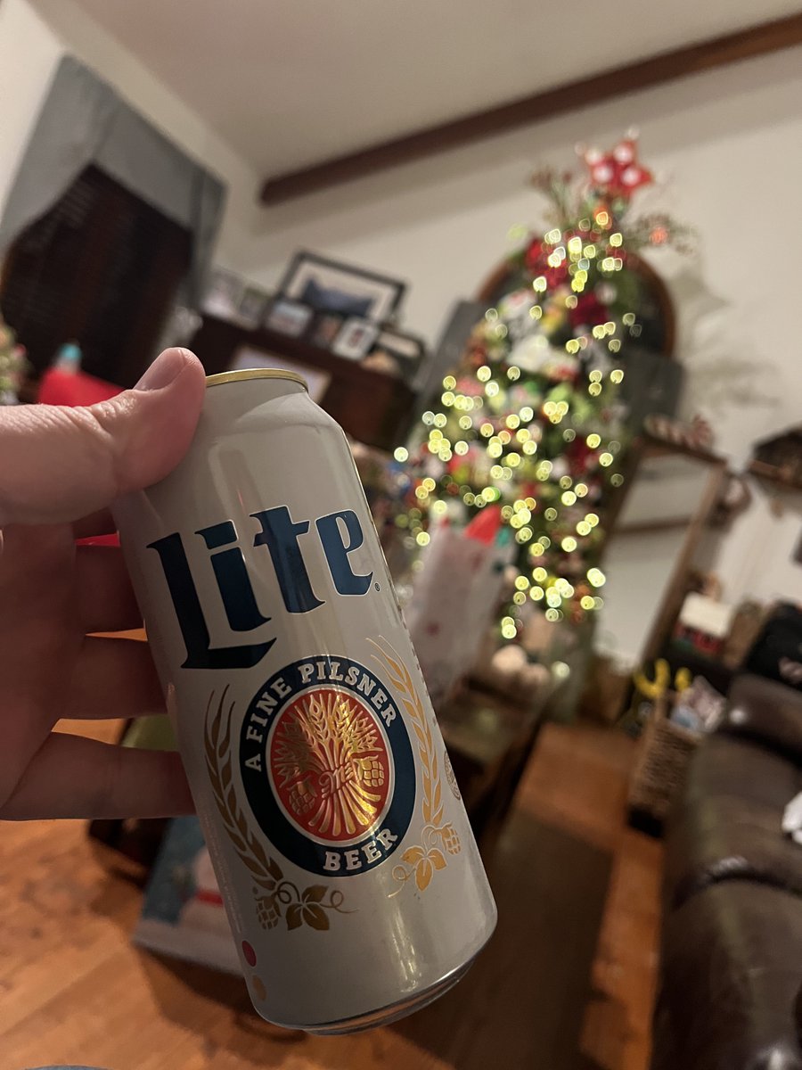 xsynneresto's tweet image. Merry Christmas 🎄🎁
Cheers to everyone I met since this all started🍻 🍾
And to new beginnings 🥂🥳