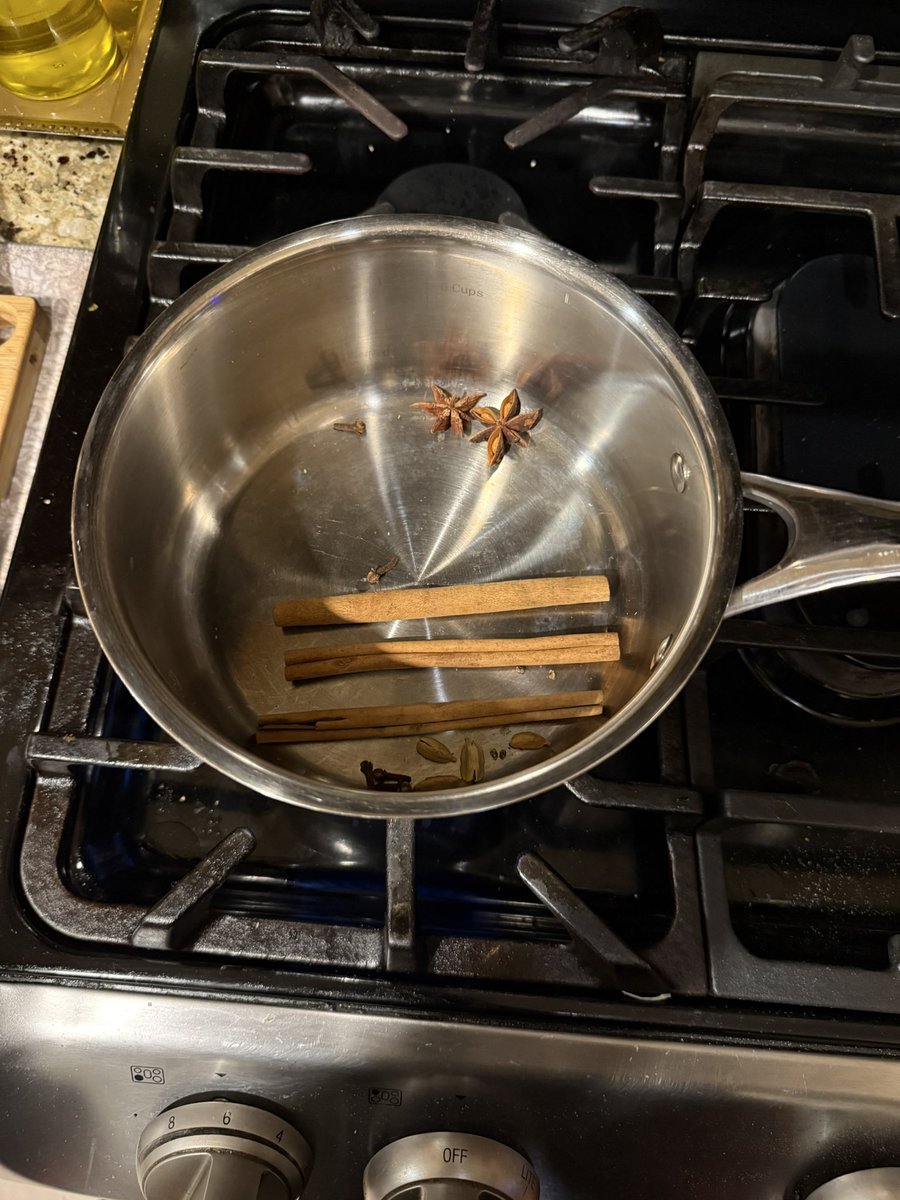 fabianwilliams's tweet image. Traveling for conferences during Christmas means adopting amazing traditions—like homemade #Glühwein! 🍷 Thanks to @ESPC_Community #ESPC &amp;amp; @collabsummit  &amp;amp; @euaicloudsummit , I now brew festive warmth at home. Holiday vibes in every cup! 🎄 #GluhweinMagic // in 1 week #Oliebollen